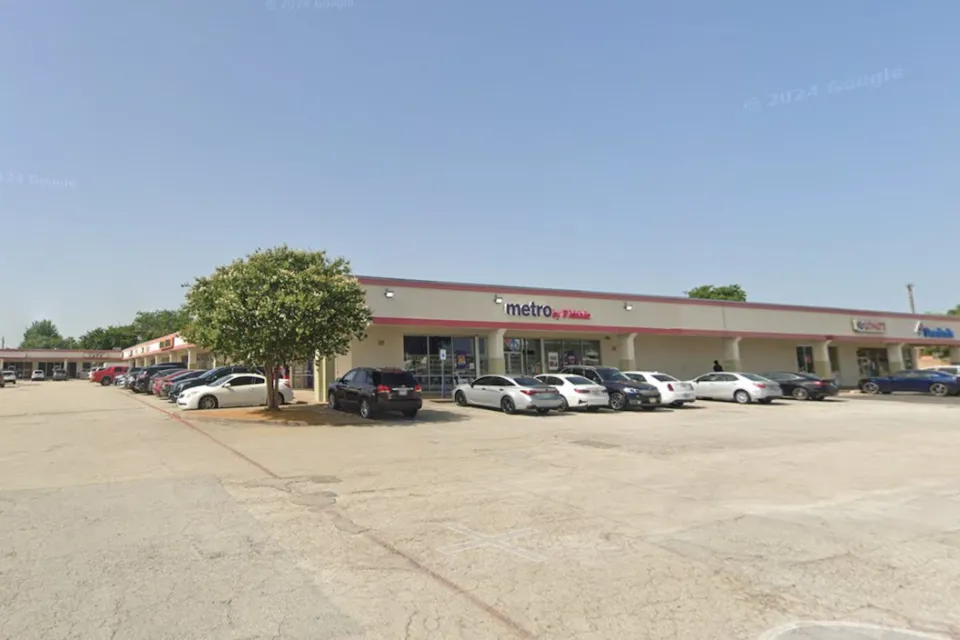 Google street view image of strip mall in suburban Duncanville, Texas.